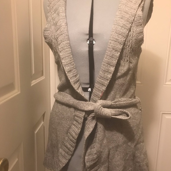 Gray Sleeveless Open-Front Hooded Cardigan - Picture 2 of 5